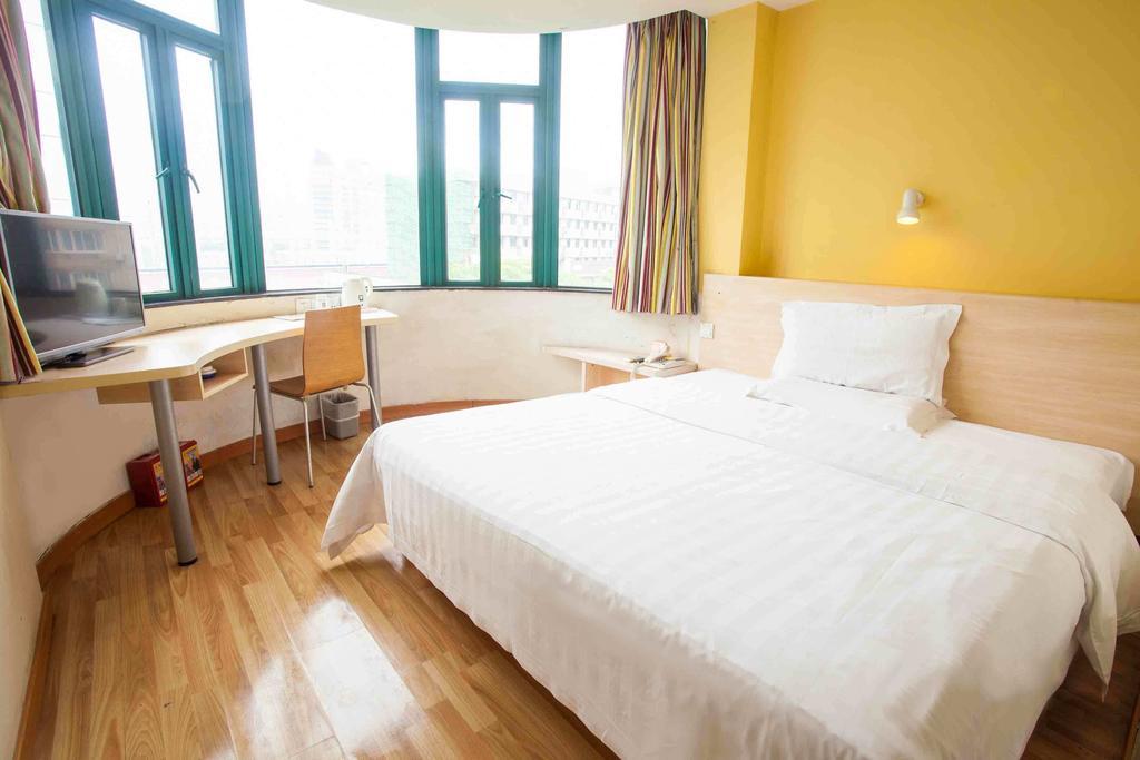 7Days Inn Guangzhou Gangding Longkou XI Road Kanton Zimmer foto
